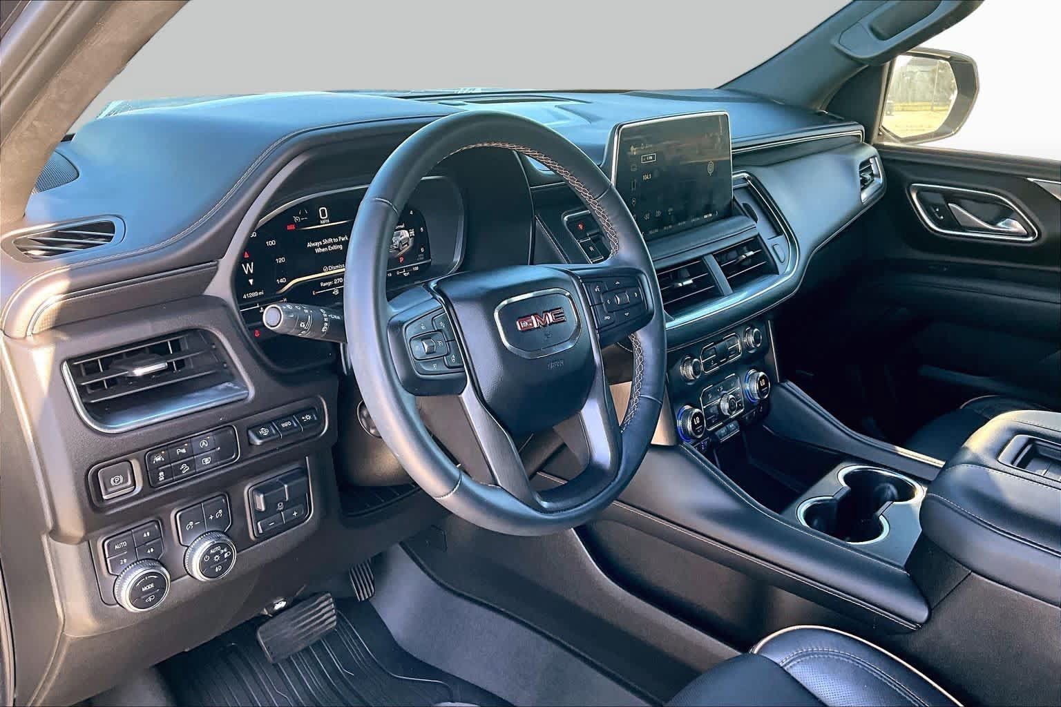 Used 2023 GMC Yukon AT4 w/ AT4 Premium Plus Package AWD/4WD image 17