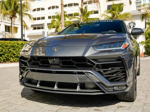 Used 2019 Lamborghini Urus AWD/4WD image 42