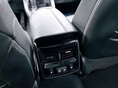 Certified 2022 Toyota Avalon Limited image 10