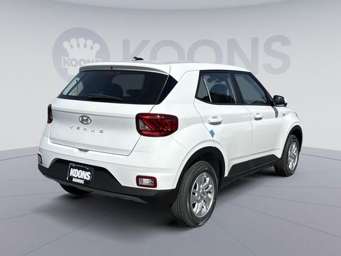 New 2026 Hyundai Venue SE FWD image 7