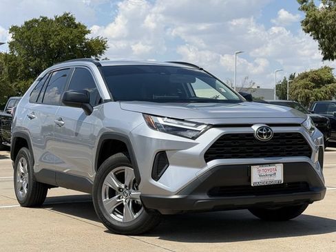 Used 2025 Toyota RAV4 LE AWD/4WD image 2