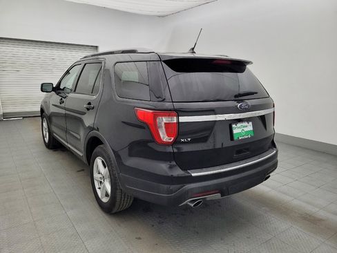 Used 2018 Ford Explorer XLT w/ Equipment Group 202A image 5