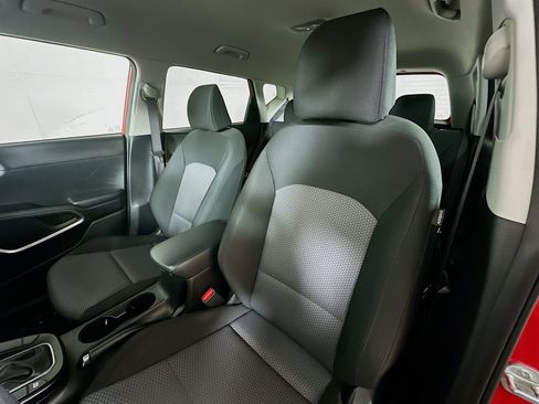 Certified 2023 Kia Soul LX w/ LX Technology Package image 19