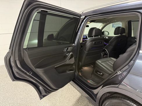 Used 2021 BMW X7 xDrive40i w/ Premium Package AWD/4WD image 48