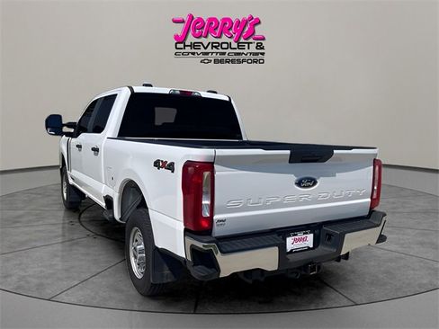 Used 2024 Ford F250 XL image 3