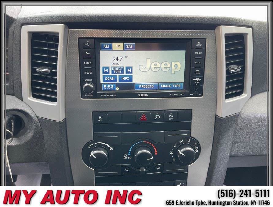 Used 2010 Jeep Grand Cherokee Laredo AWD/4WD image 14