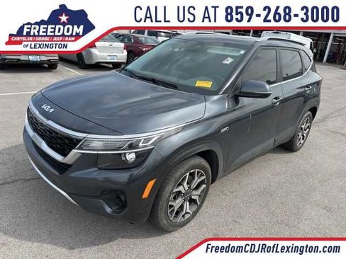 Used 2022 Kia Seltos EX AWD/4WD image 1