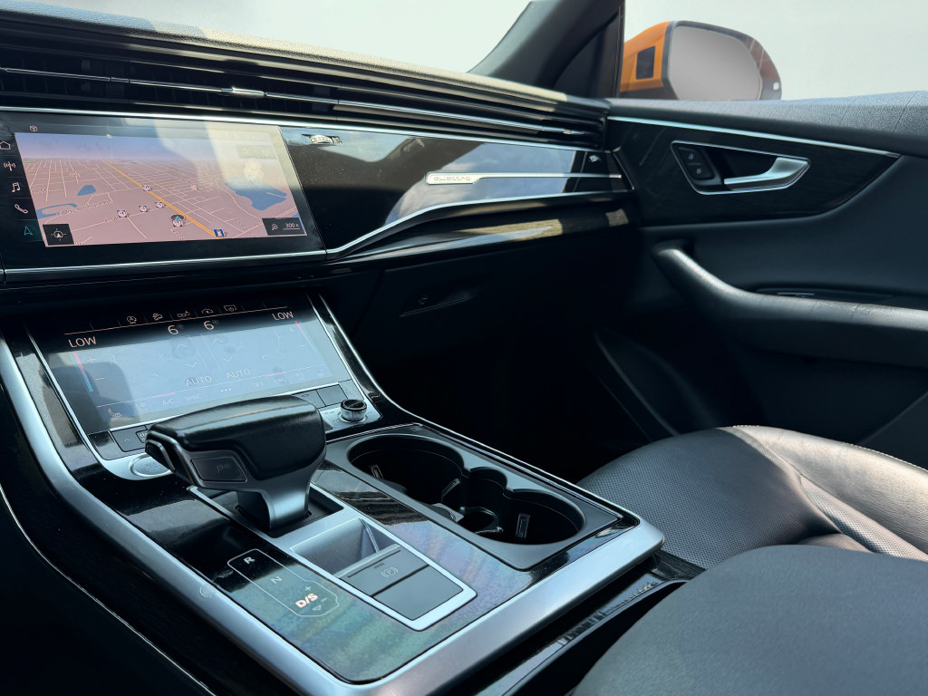 Used 2019 Audi Q8 Premium Plus w/ Premium Plus AWD/4WD image 16