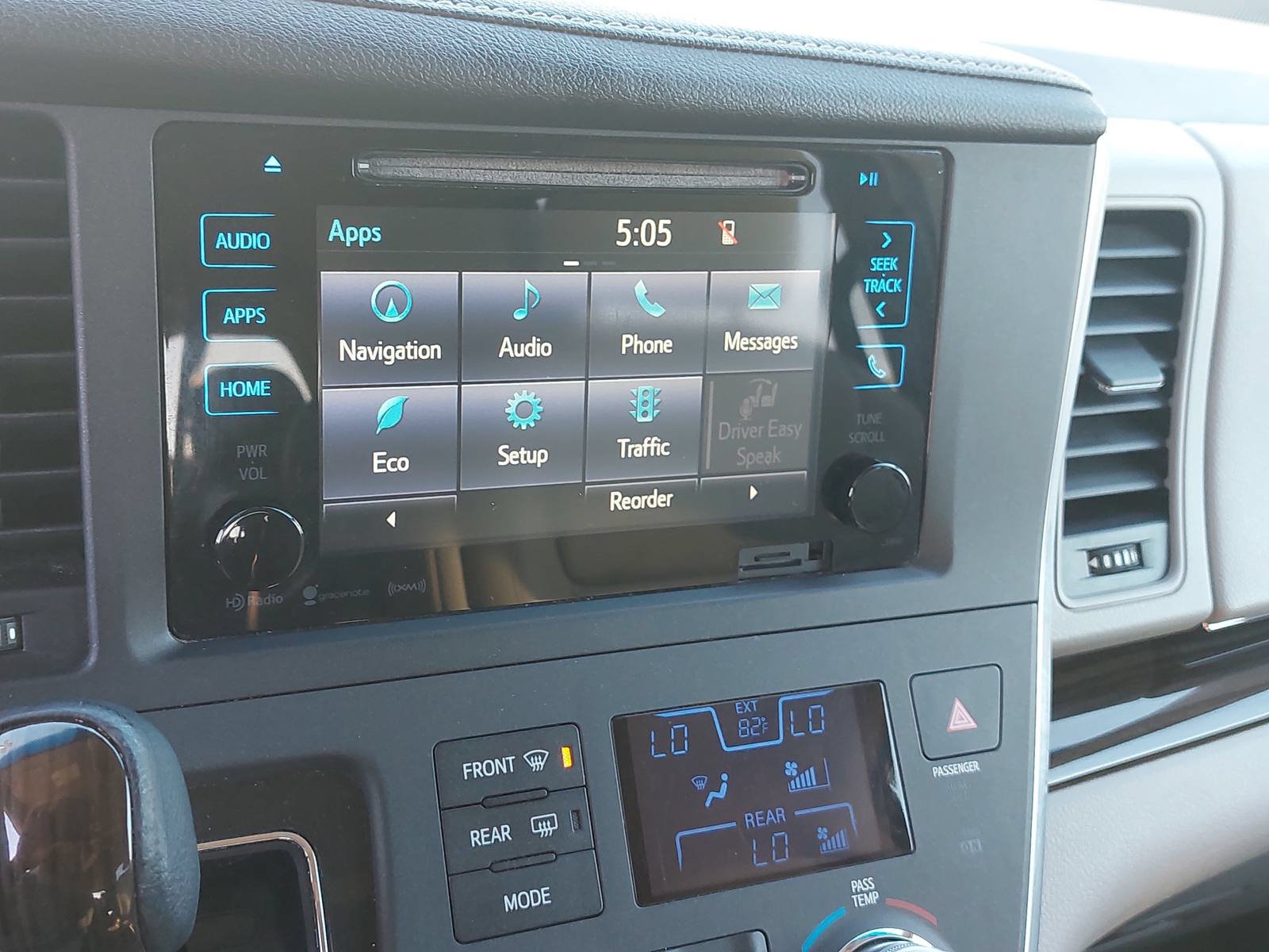 Used 2016 Toyota Sienna XLE Premium FWD image 23