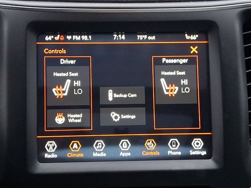 Used 2021 Jeep Cherokee Latitude Lux w/ Sun & Sound Group AWD/4WD image 25