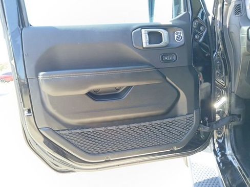 Used 2024 Jeep Wrangler Sahara image 17