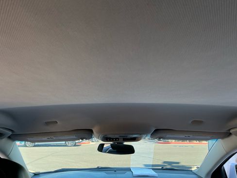 Used 2019 Cadillac XTS Luxury image 32