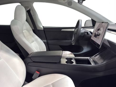 Used 2022 Tesla Model Y Long Range AWD/4WD image 11
