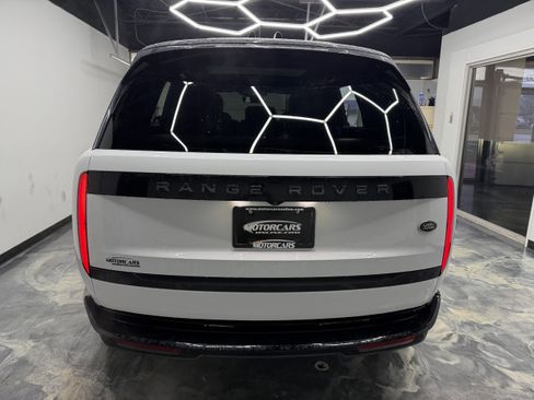 Used 2023 Land Rover Range Rover SE image 9