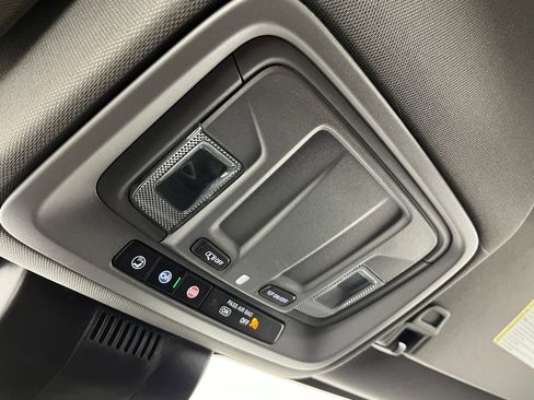 Used 2024 GMC Sierra 1500 SLE w/ X31 Off-Road Package image 25