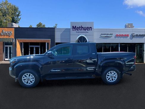 Used 2024 Toyota Tacoma SR5 AWD/4WD image 6