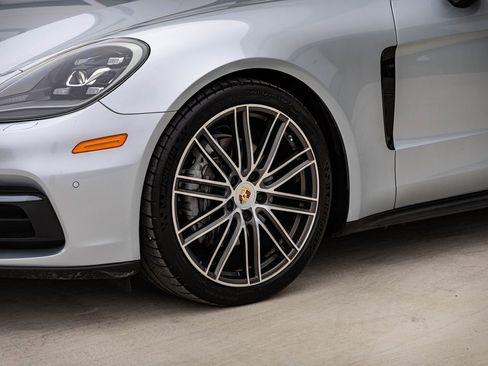 Used 2018 Porsche Panamera 4 image 5