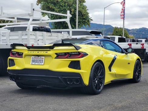 Used 2023 Chevrolet Corvette Stingray Preferred Conv w/ Z51 Performance Package RWD image 6
