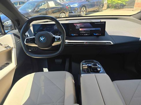 Used 2024 BMW iX xDrive50 w/ Sport Package AWD/4WD image 18
