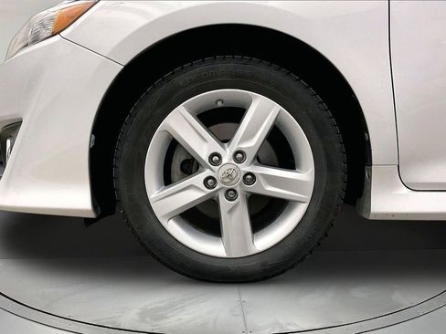 Used 2012 Toyota Camry SE FWD image 10