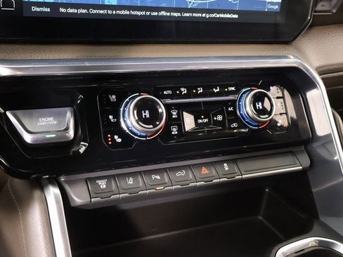 Used 2024 GMC Sierra 3500 Denali image 8