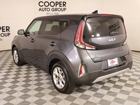 Used 2023 Kia Soul LX w/ Option Group 015 FWD image 21