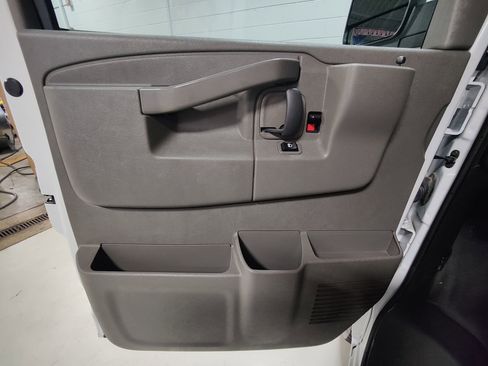 Used 2024 Chevrolet Express 3500 Extended w/ Driver Convenience Package RWD image 20