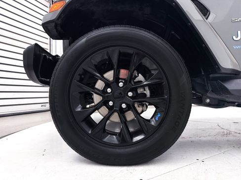 Used 2022 Jeep Wrangler Unlimited Sahara image 17