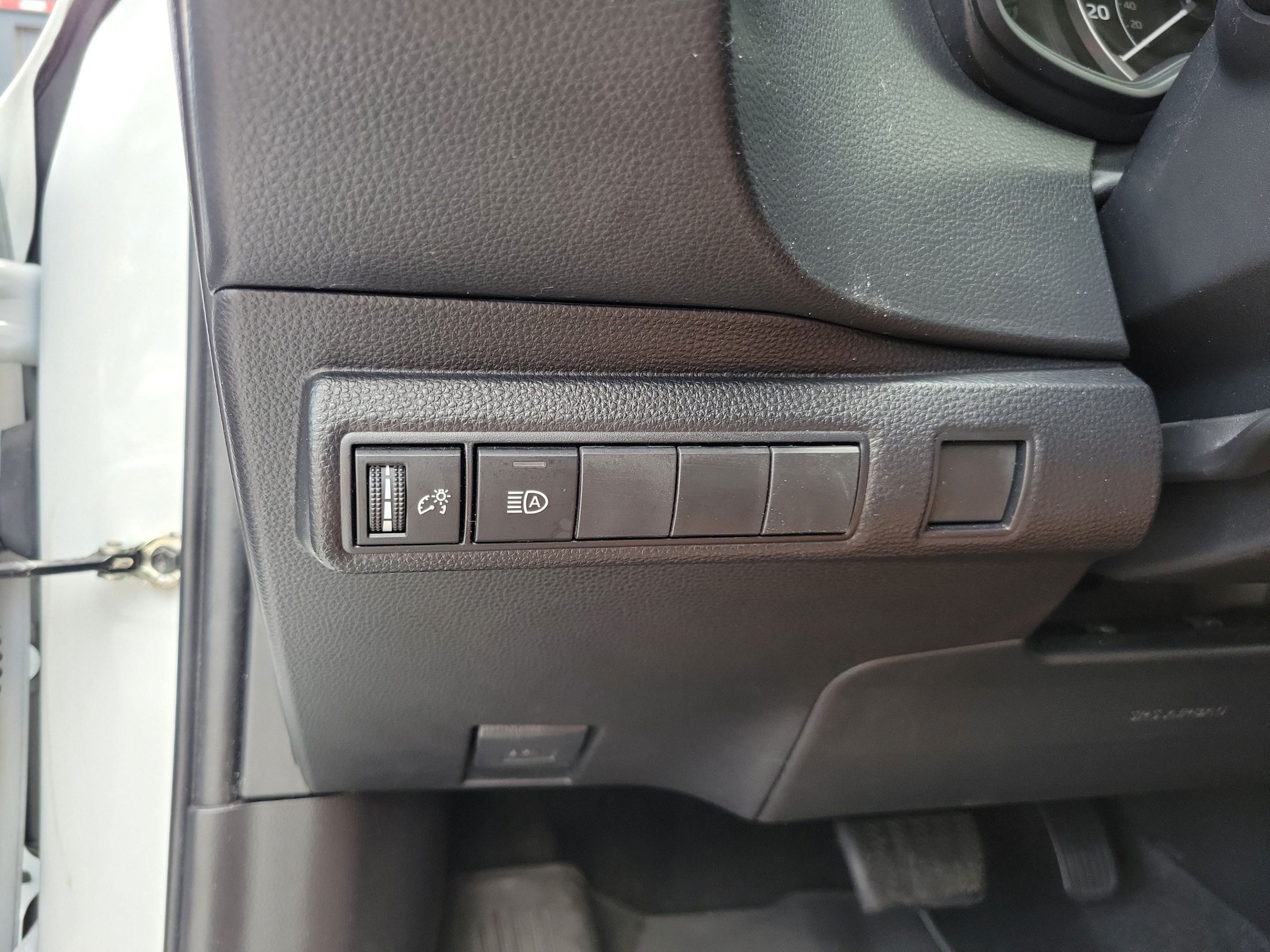 Used 2022 Toyota Corolla LE FWD image 19