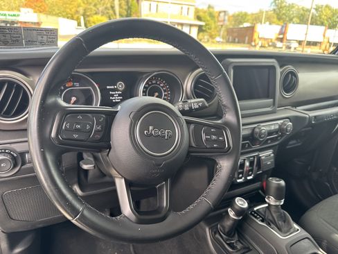 Certified 2021 Jeep Wrangler Sport S image 12