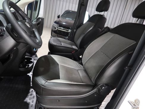 Used 2025 RAM ProMaster 2500 w/ Convenience Group FWD image 19