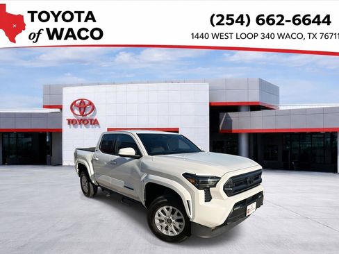 Used 2025 Toyota Tacoma SR5 AWD/4WD image 1