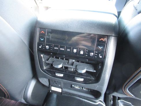 Used 2023 Jeep Grand Cherokee Summit AWD/4WD image 13