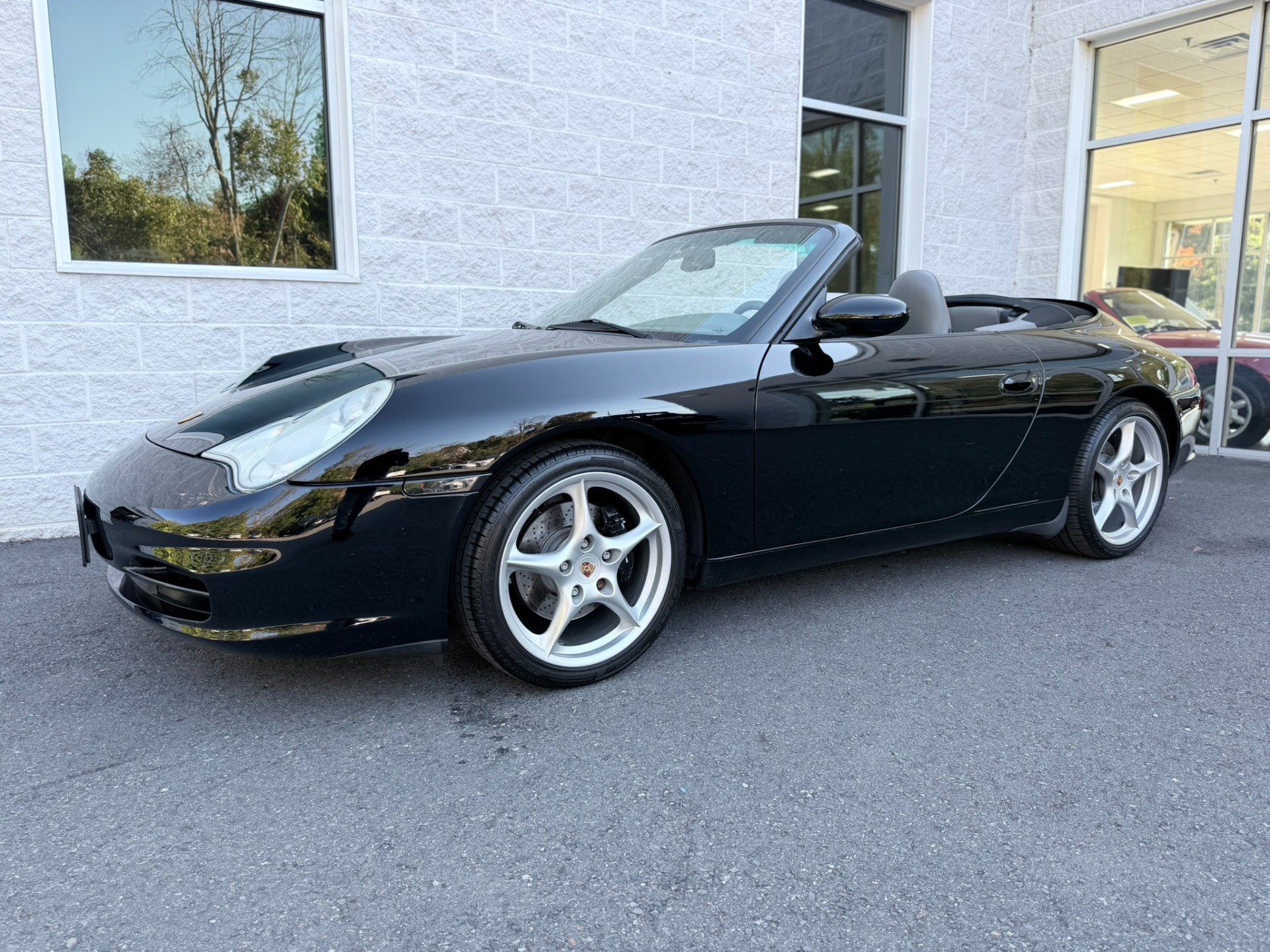 Used 2002 Porsche 911 Carrera 4 AWD/4WD image 28