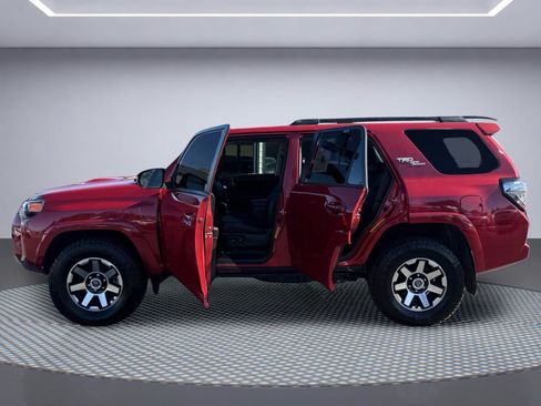 Used 2019 Toyota 4Runner TRD Off-Road Premium AWD/4WD image 12