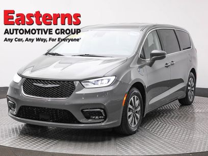 Used 2022 Chrysler Pacifica Touring-L