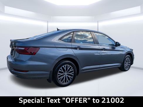Used 2021 Volkswagen Jetta SE FWD image 3