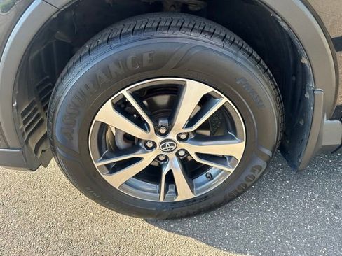 Used 2018 Toyota RAV4 XLE w/ Plus Extra Value Package AWD/4WD image 10