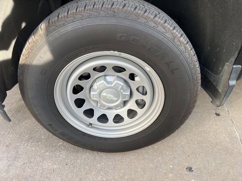 Used 2025 Chevrolet Silverado 1500 W/T w/ WT Value Package image 6