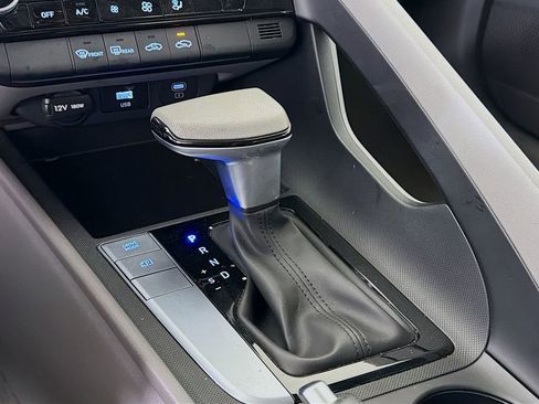 Used 2024 Hyundai Elantra SEL image 20