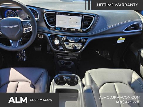 New 2026 Chrysler Pacifica Select FWD image 9