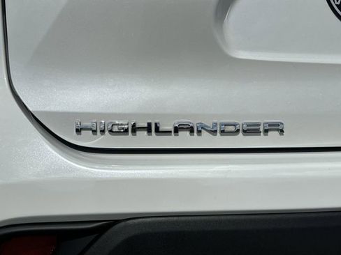 Used 2023 Toyota Highlander L FWD image 37