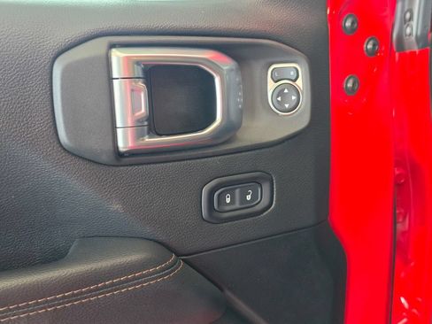 Used 2022 Jeep Wrangler Unlimited Rubicon AWD/4WD image 18