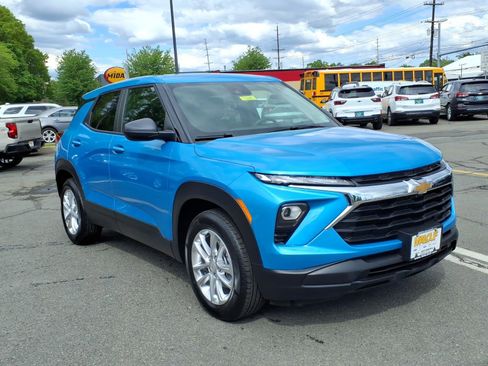 Used 2026 Chevrolet TrailBlazer LS w/ LS Convenience Package FWD image 1