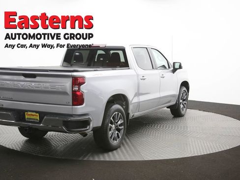 Used 2022 Chevrolet Silverado 1500 LT AWD/4WD image 42
