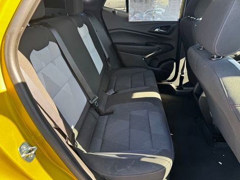 Used 2024 Chevrolet Trax RS w/ Sunroof Package FWD image 16