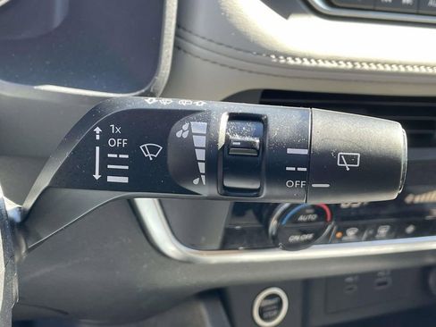 Used 2023 Nissan Rogue SV image 22