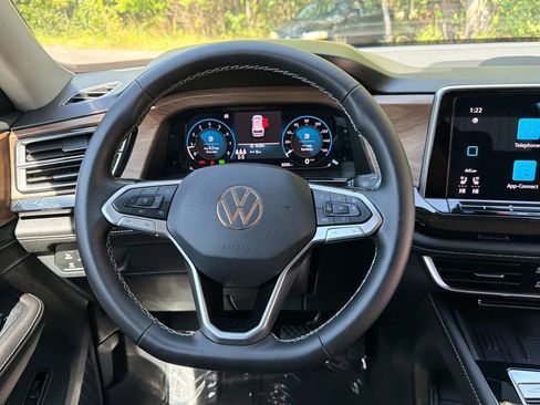 Used 2026 Volkswagen Atlas SE AWD/4WD image 18