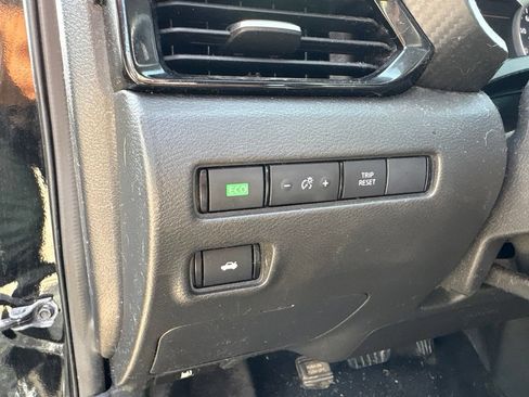 Used 2021 Nissan Sentra SV FWD image 15