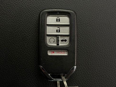 Certified 2022 Honda Accord Touring image 30